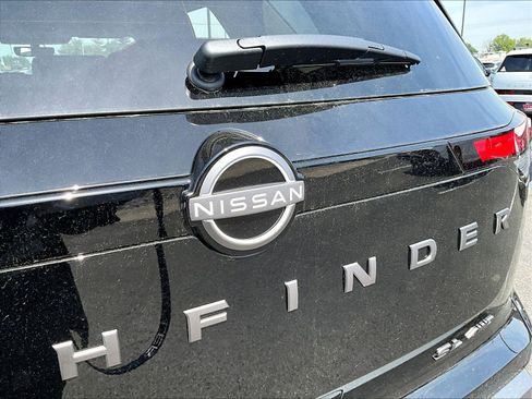 New 2026 Nissan Pathfinder SL AWD/4WD image 13