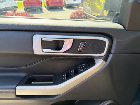 Used 2023 Ford Explorer XLT w/ Equipment Group 202A AWD/4WD image 14