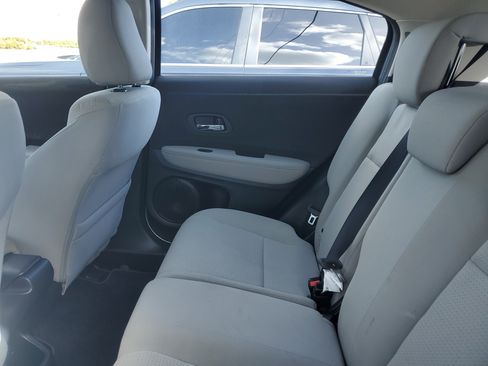 Used 2019 Honda HR-V LX image 10