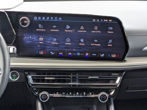 Used 2025 Chevrolet Traverse LT w/ Driver Confidence Package image 19