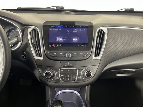 Used 2020 Chevrolet Malibu LT image 14