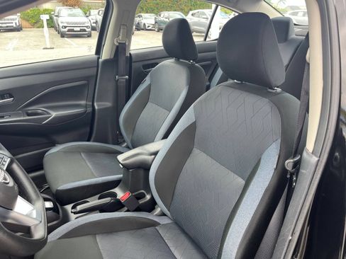 Used 2025 Nissan Versa SV FWD image 27