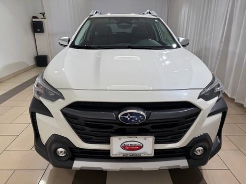 Used 2023 Subaru Outback Touring AWD/4WD image 8
