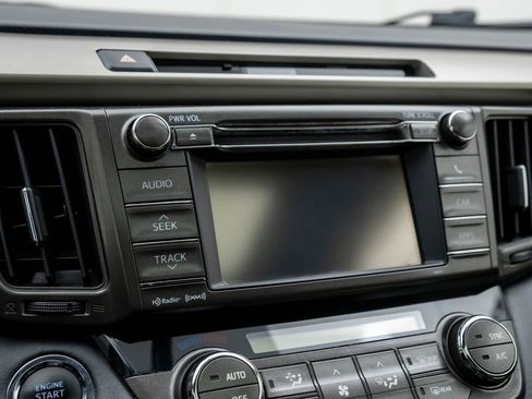 Used 2013 Toyota RAV4 Limited image 21