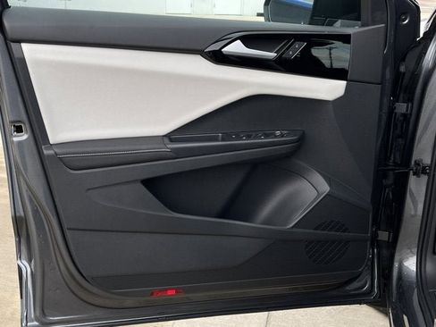 New 2026 Volkswagen Taos S image 9