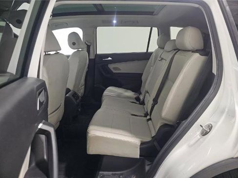 Used 2019 Volkswagen Tiguan SE w/ Panoramic Sunroof Package image 7