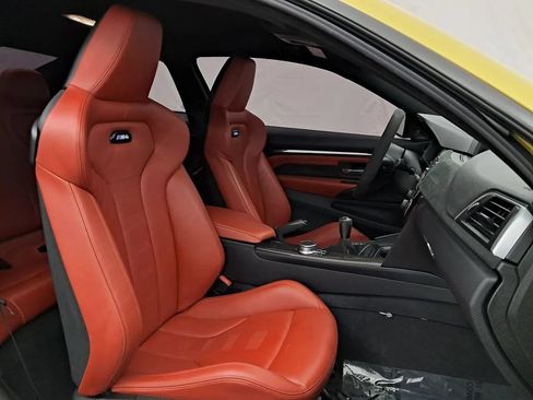 Used 2018 BMW M4 Coupe RWD image 3