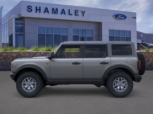 New 2025 Ford Bronco Badlands image 3