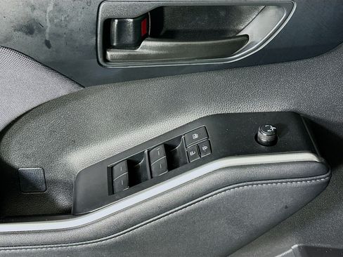 Used 2023 Toyota Highlander L FWD image 14