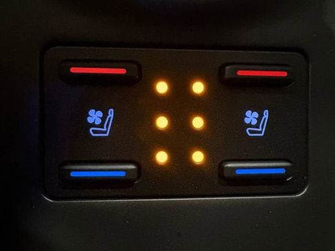 Certified 2022 Toyota Camry XLE w/ Navigation Package image 13