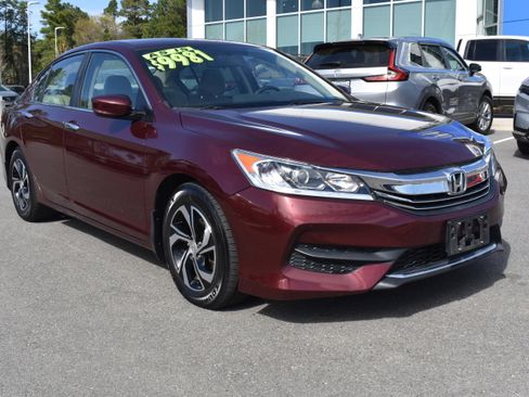 Used 2017 Honda Accord LX image 3