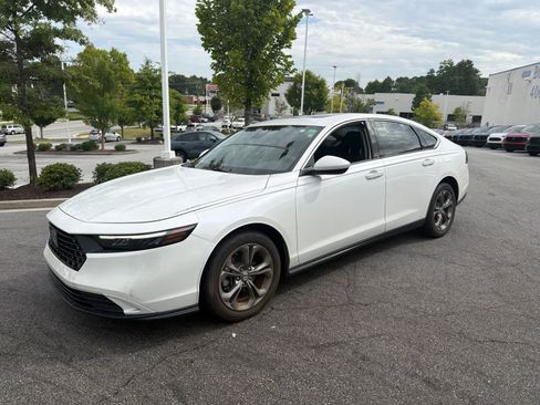 Used 2023 Honda Accord EX image 6