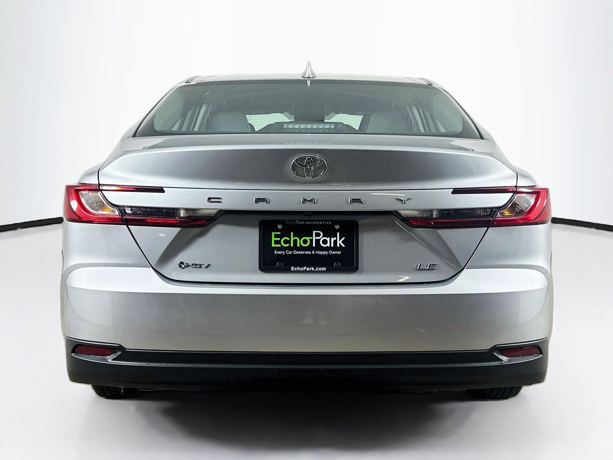 Used 2025 Toyota Camry LE FWD image 7
