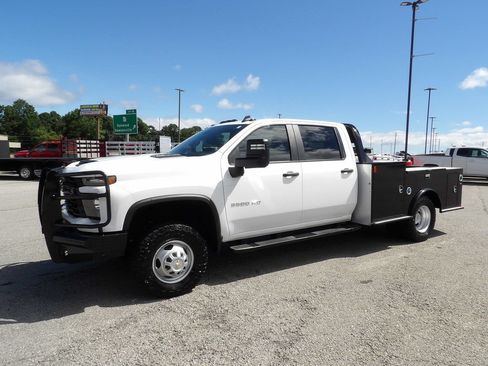 Used 2025 Chevrolet Silverado 3500 W/T w/ WT Convenience Package AWD/4WD image 3