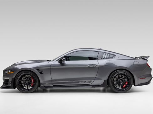 Used 2021 Ford Mustang GT Premium w/ GT Performance Package RWD image 3