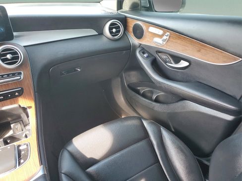 Used 2020 Mercedes-Benz GLC 300 4MATIC image 11