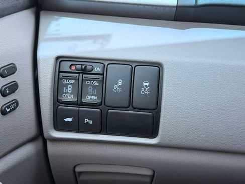 Used 2011 Honda Odyssey Touring Elite image 23
