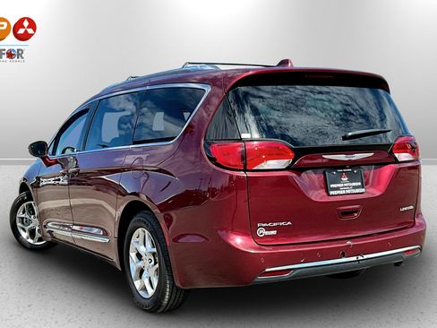 Used 2019 Chrysler Pacifica Limited image 12