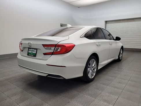 Used 2018 Honda Accord LX image 9