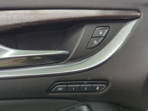 Used 2023 Buick Enclave Avenir w/ Avenir Technology Package AWD/4WD image 10
