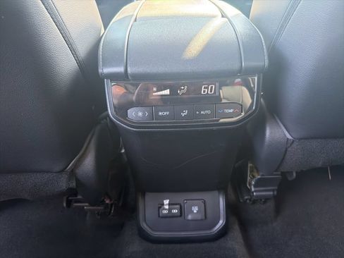 Used 2023 Toyota Highlander Limited AWD/4WD image 22