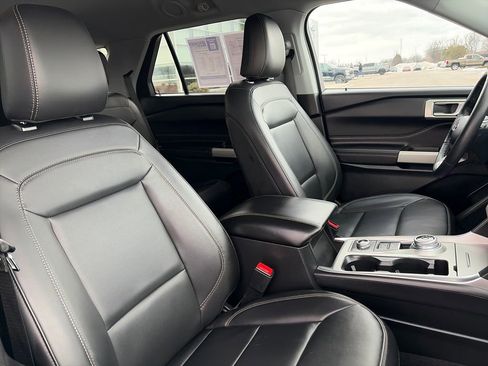 Used 2023 Ford Explorer XLT w/ Equipment Group 202A image 12