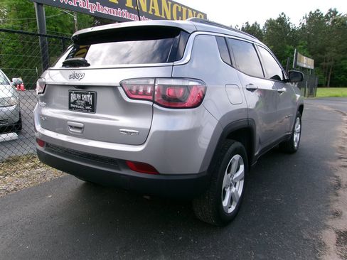 Used 2019 Jeep Compass Latitude w/ Popular Equipment Group image 9