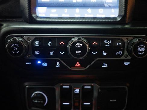 Used 2023 Jeep Wrangler Unlimited Sahara w/ Cold Weather Group image 20