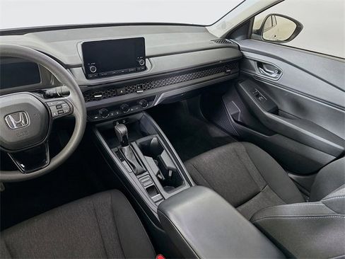 Certified 2023 Honda Accord EX image 27