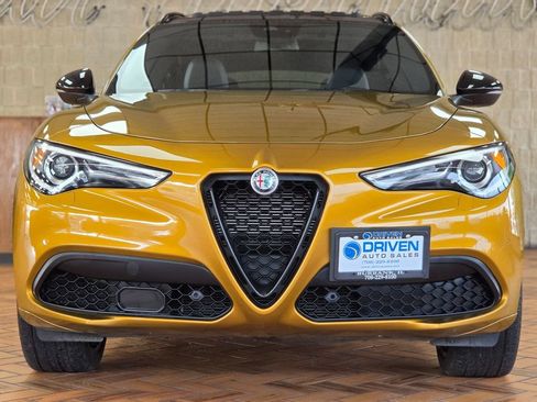 Used 2023 Alfa Romeo Stelvio Veloce AWD/4WD image 3