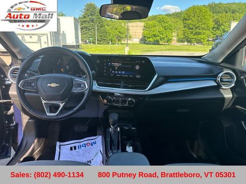 Used 2024 Chevrolet Trax LT w/ Driver Confidence Package FWD image 14