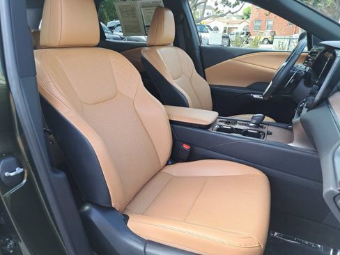 Used 2025 Lexus RX 350 Premium w/ Convenience Package FWD image 10