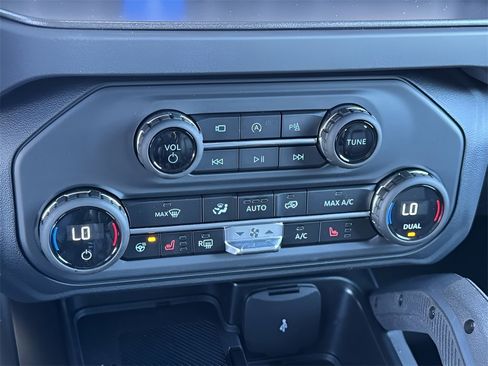 New 2025 Ford Bronco Badlands image 19