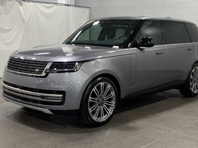 New 2025 Land Rover Range Rover Long Wheelbase SE