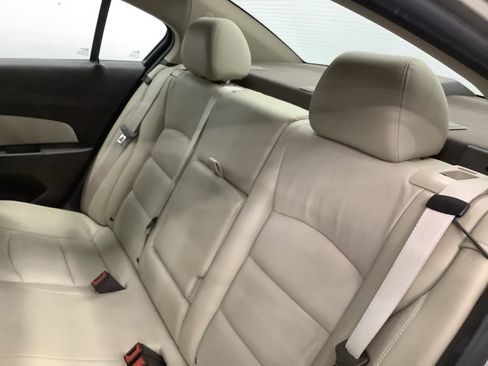 Used 2014 Chevrolet Cruze Diesel image 7