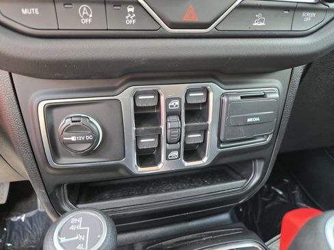 New 2025 Jeep Wrangler Sahara image 19