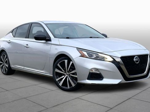 Used 2019 Nissan Altima 2.5 SR image 2