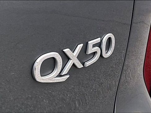 Used 2021 INFINITI QX50 Luxe w/ Appearance Package image 8