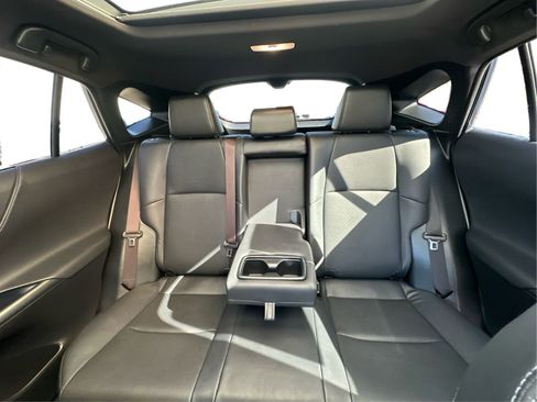 Used 2023 Toyota Venza Limited image 15