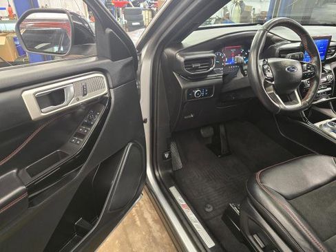 Used 2023 Ford Explorer ST-Line w/ Class IV Trailer Tow Package image 13