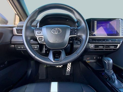Used 2025 Toyota Camry SE w/ Convenience Package FWD image 6
