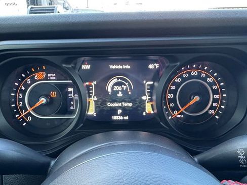 Used 2024 Jeep Wrangler Unlimited Rubicon image 25