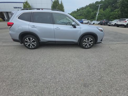 Certified 2023 Subaru Forester Limited AWD/4WD image 17