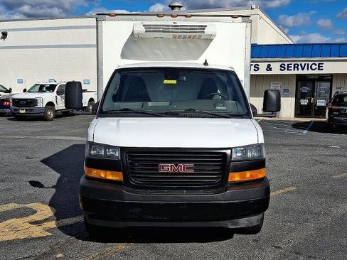 Used 2019 GMC Savana 3500 w/ Power Convenience Package image 2