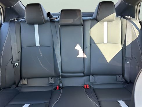 Used 2025 Toyota Camry SE image 11