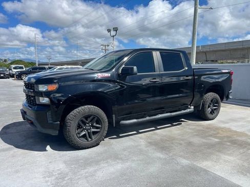 Used 2020 Chevrolet Silverado 1500 Custom Trail Boss w/ Custom Convenience Package AWD/4WD image 3