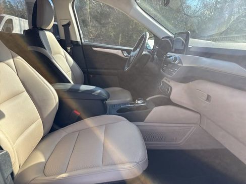 Certified 2022 Ford Escape SEL w/ Technology Package image 21