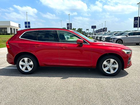 Used 2022 Volvo XC60 B5 Momentum AWD/4WD image 9