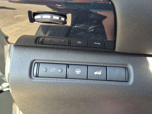 New 2026 Nissan Pathfinder SV w/ SV Premium Package FWD image 32