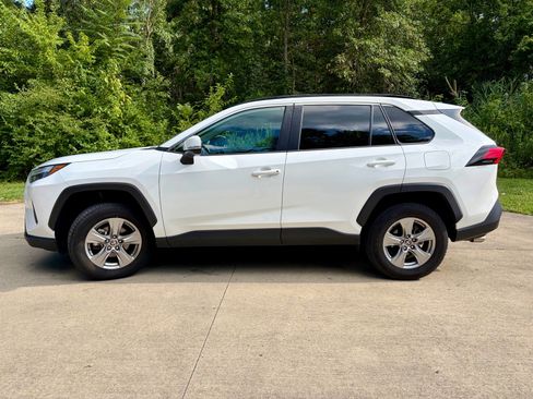 Used 2024 Toyota RAV4 XLE AWD/4WD image 8